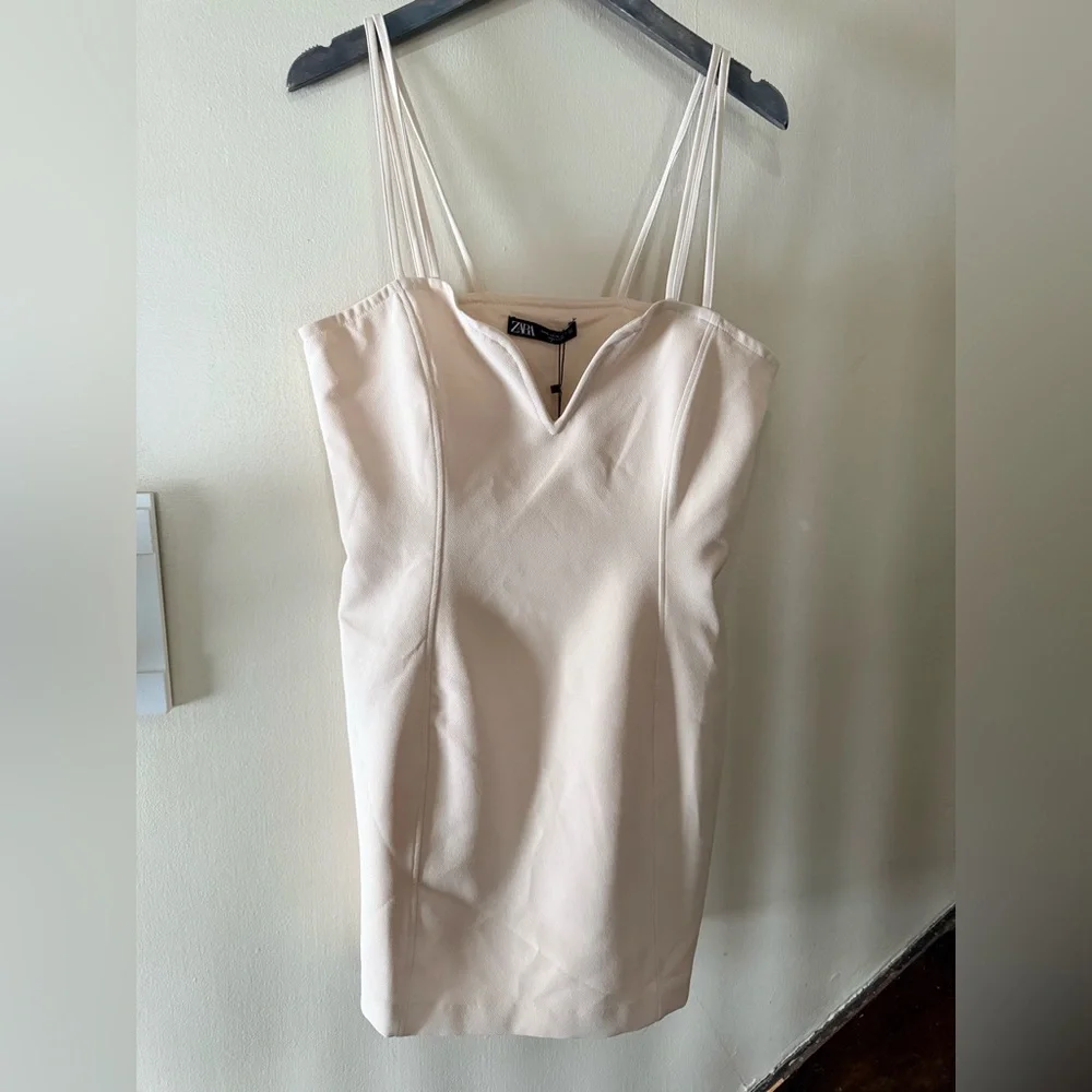 Zara Cream Mini Skirt - Picture 2 of 5